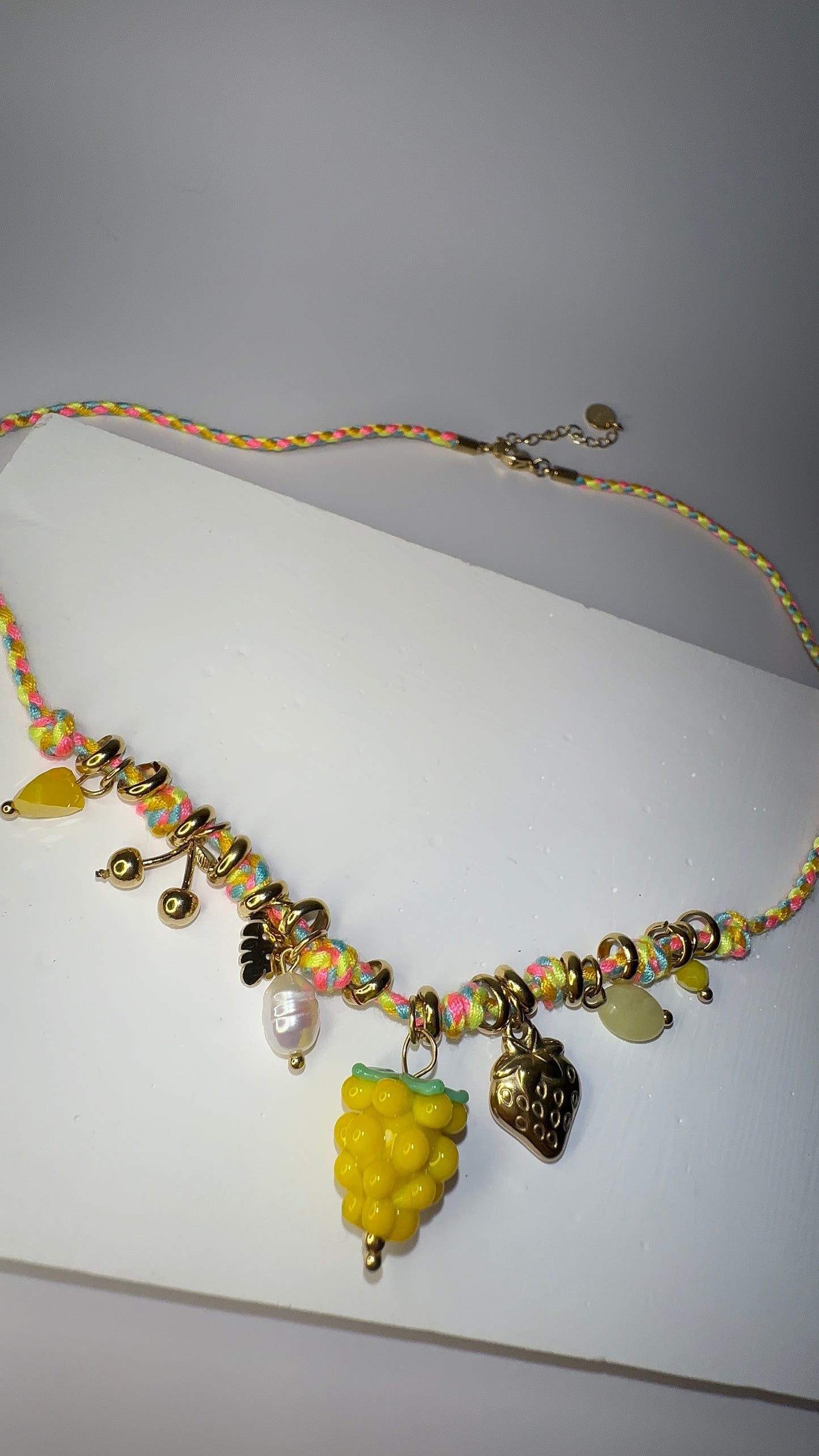 Collier fruit jaune
