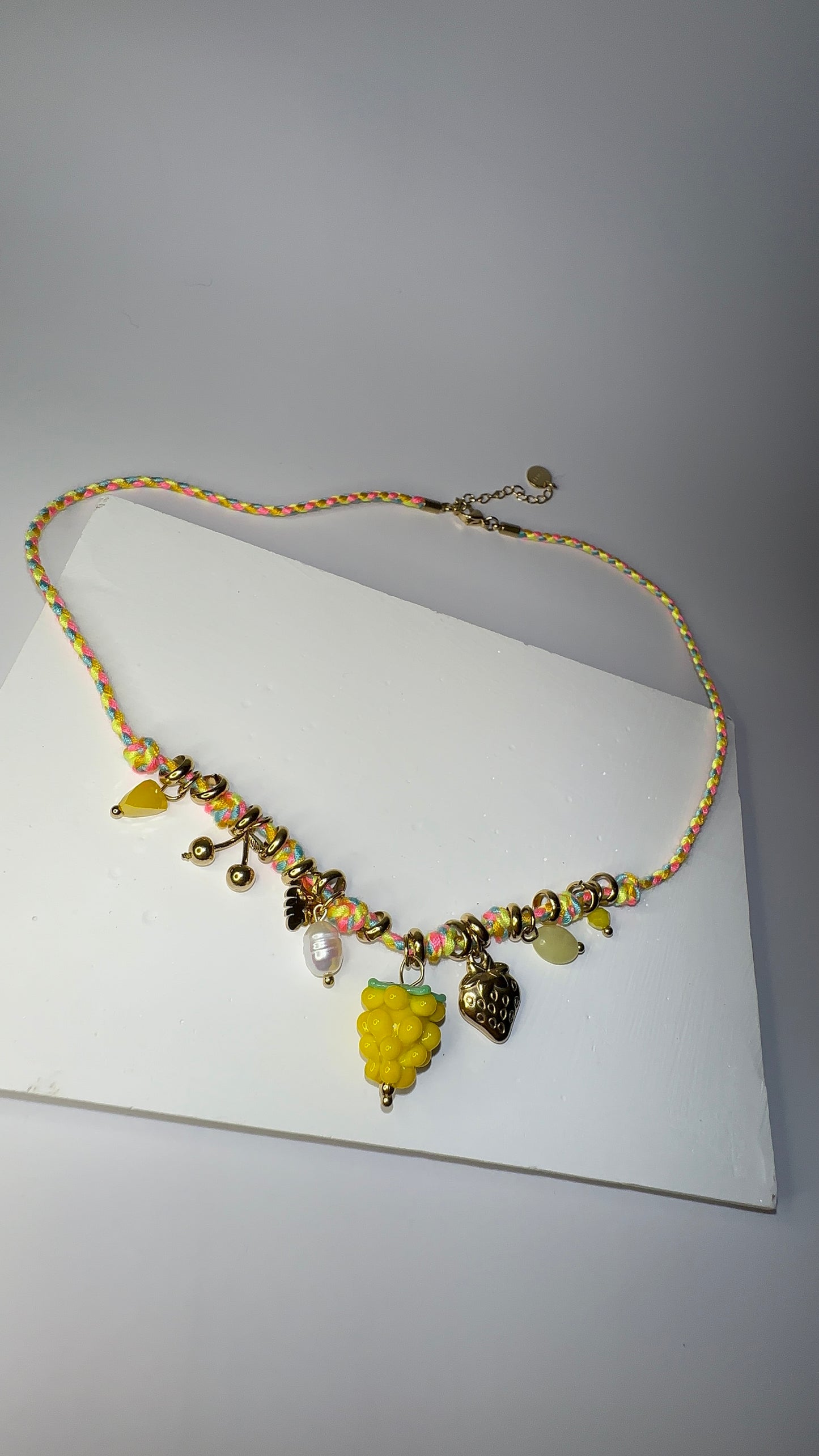 Collier fruit jaune
