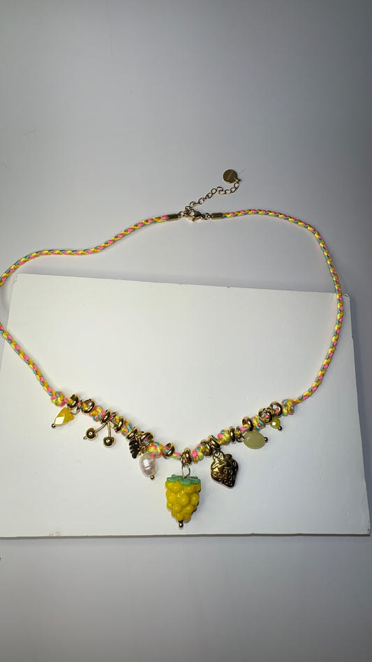Collier fruit jaune